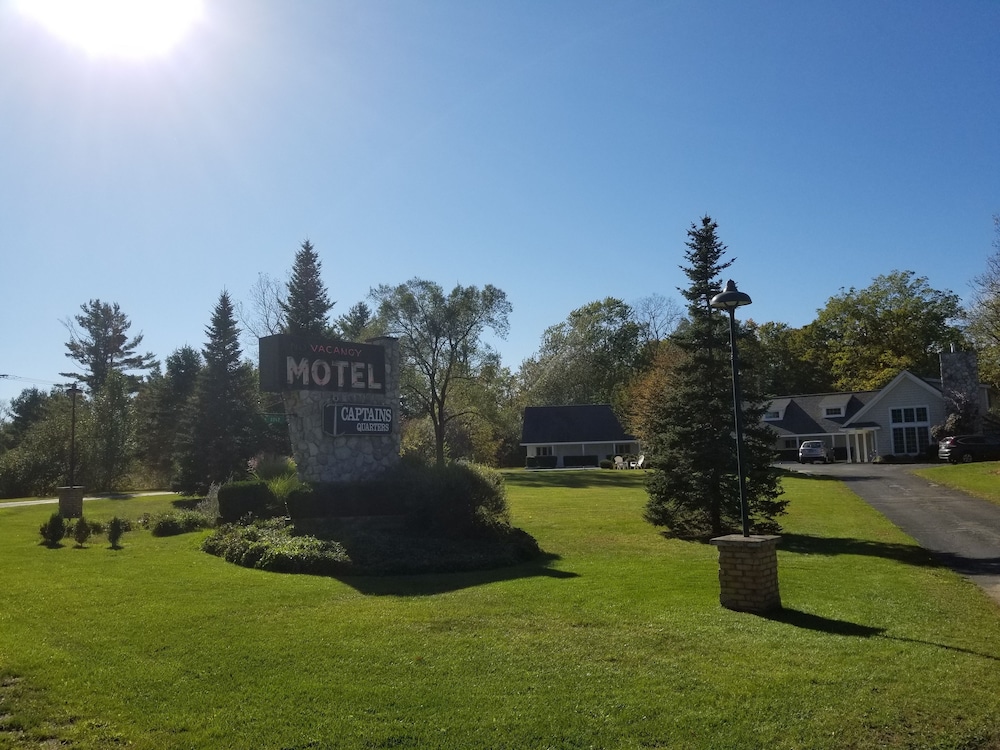 Captain’s Quarters Motel in Holland, United States