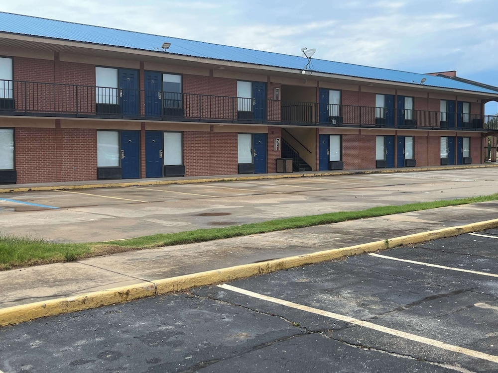 Motel6 Greenwood MS - photo 16