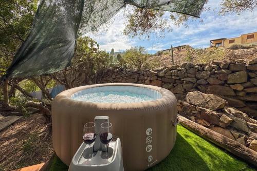 5 min from the sea Jacuzzi Garden Parking Wifi in Unknown City, Italy