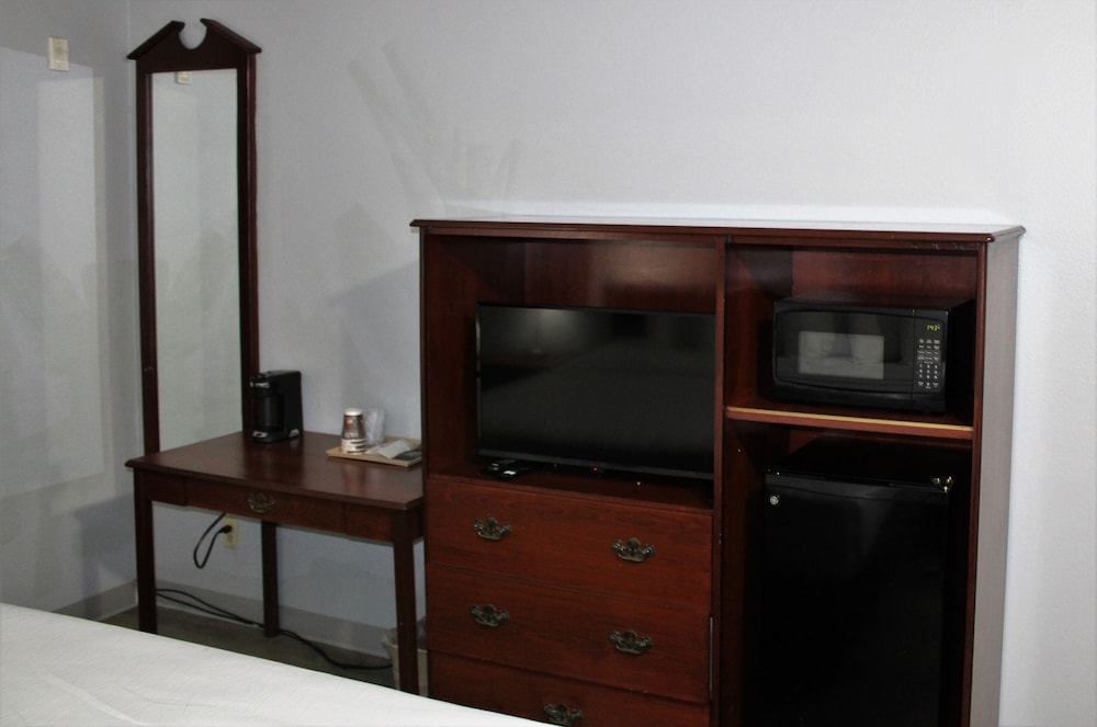 Rancho San Diego Inn and Suites - photo 20