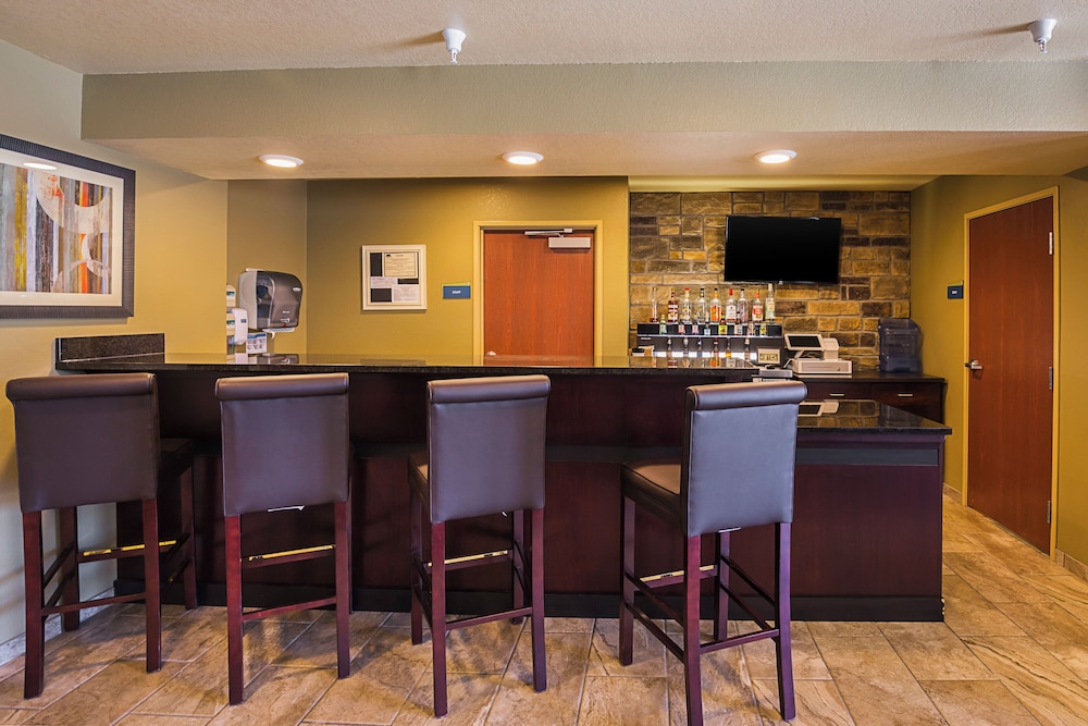 Cobblestone Inn & Suites Altamont - photo 59
