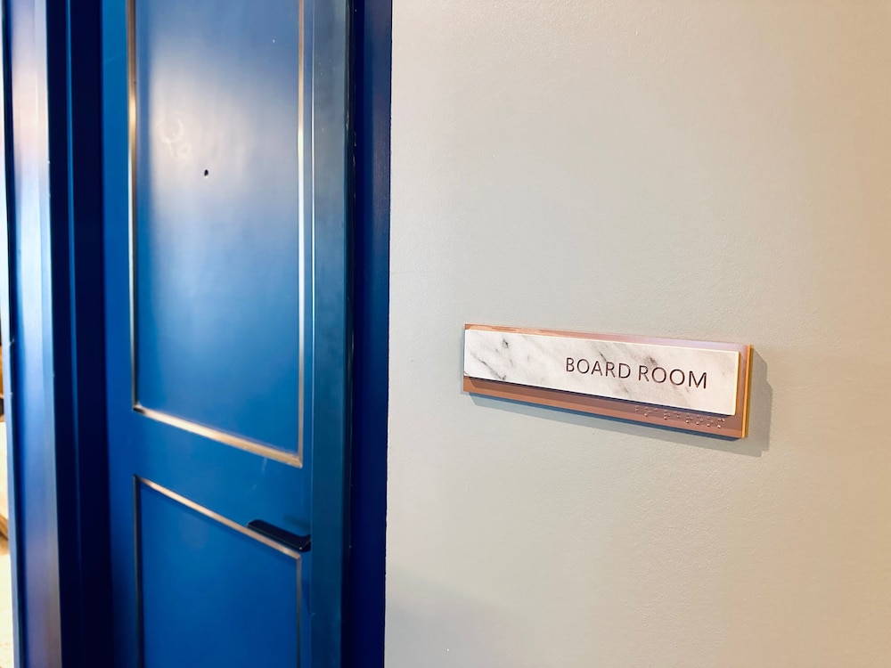 Chez Hotel Arlington Heights - photo 25