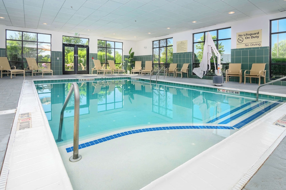 Hampton Inn & Suites Hartford Manchester - photo 27
