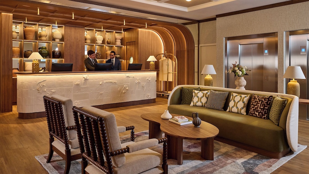 Grand Hôtel Roi René Aix MGallery Collection — 4-Star Luxury Hotel in Aix-En-Provence, France