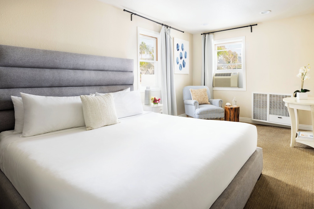 Pacific Edge Hotel - photo 12