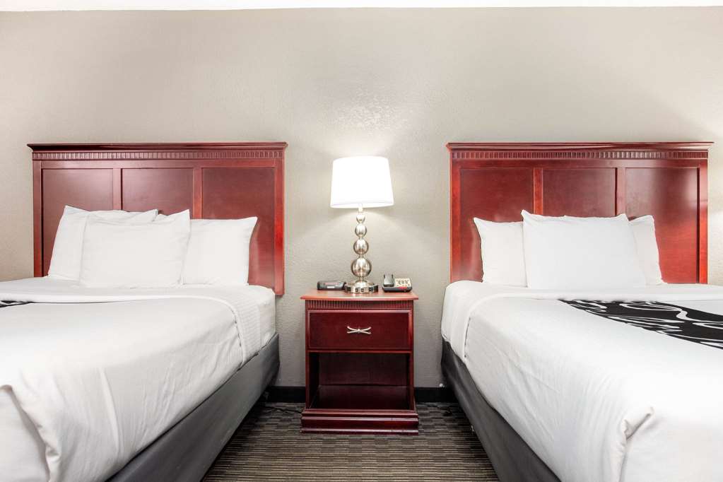 La Quinta Inn & Suites by Wyndham Indianapolis South - photo 11
