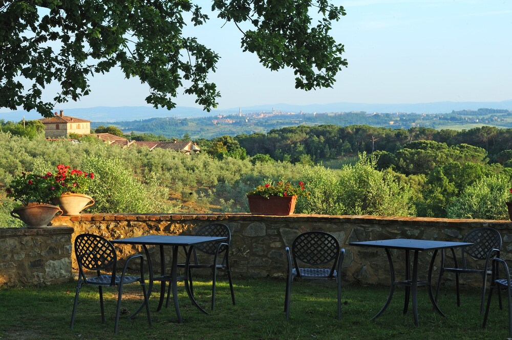 Fattoria di Corsignano — 4-Star Luxury Hotel in Castelnuovo Berardenga, Italy