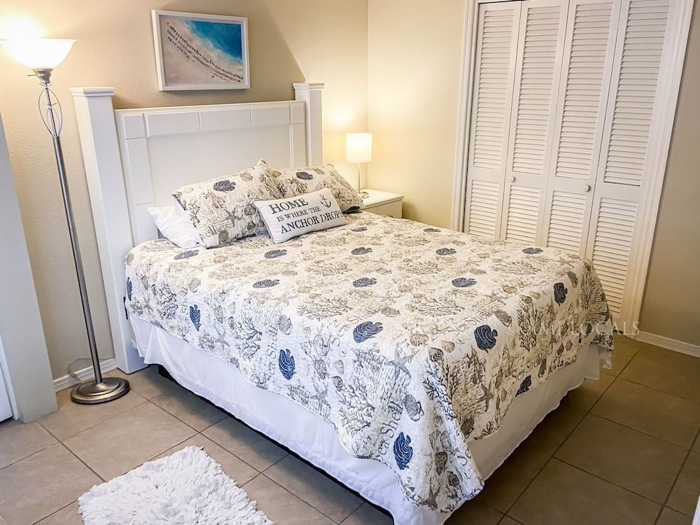 Bridge 6 Bradenton Beach 2 Br Hotel Room - photo 15