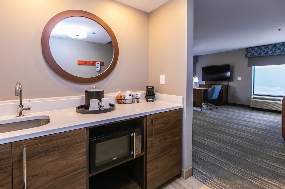 Hampton Inn & Suites Wilder - photo 18