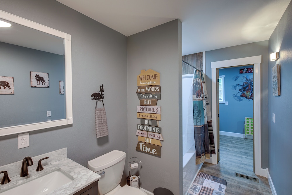 Serene Bryant Retreat W Private Hot Tub — Bryant