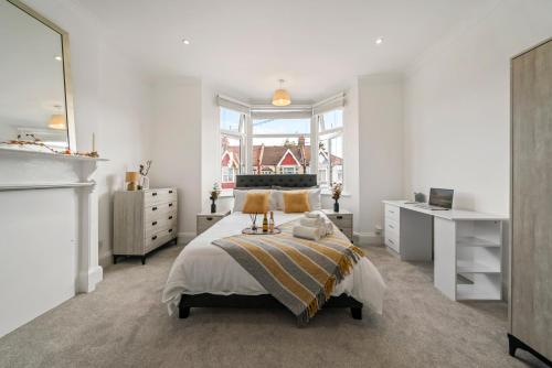 London Wembley Luxury Stay 2BR Apartment next to stadium with Free Parking — 4-Star Luxury Hotel in London, United Kingdom