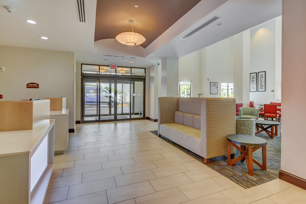 Holiday Inn Express & Suites Tampa USF Busch Gardens by IHG - photo 51