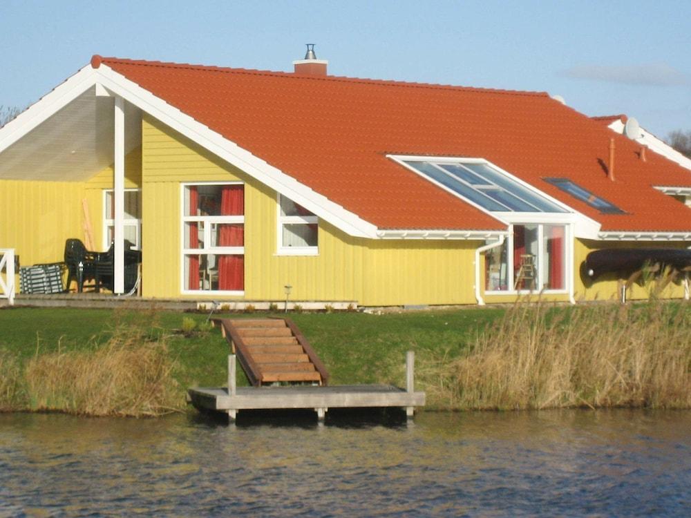 12 Person Holiday Home in Otterndorf — 4-Star Luxury Hotel in Otterndorf, Germany