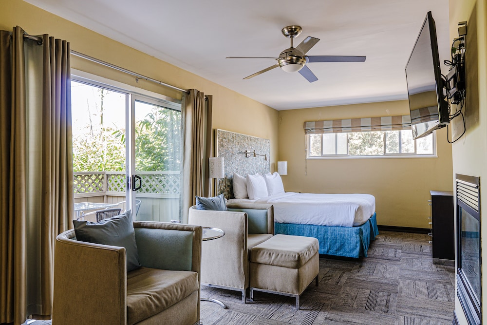 The Inn at East Beach - photo 15