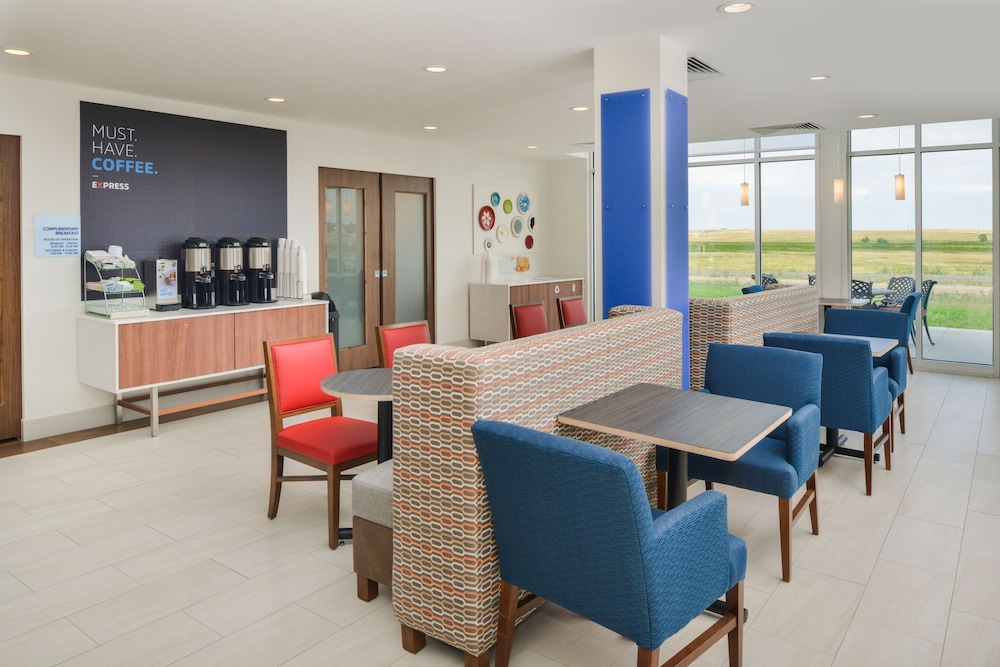 Holiday Inn Express & Suites Chadron by IHG - photo 29
