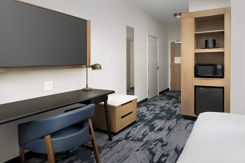 Fairfield Inn & Suites by Marriott Santa Rosa Rohnert Park - photo 8