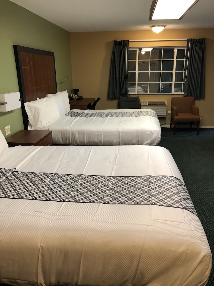Knight's Inn Motel - photo 37
