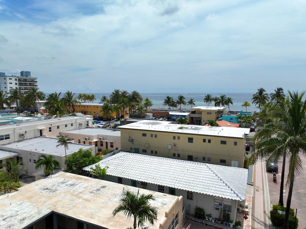 Tropic Isle Boutique Hotel - photo 19