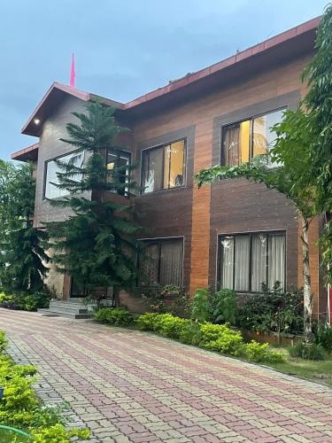 Saraswatipur Tea Resort - carbon neutral hotel in Jalpaiguri