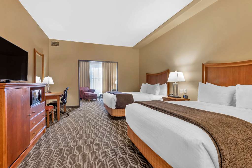 Best Western Plus Swiss Chalet Hotel & Suites - photo 25