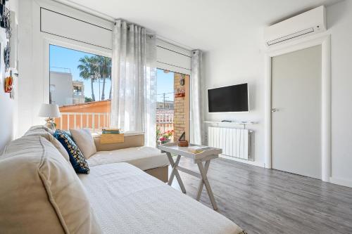 Hauzify I Apartament Zulu Cubelles — 4-Star Luxury Hotel in Cubelles, Spain