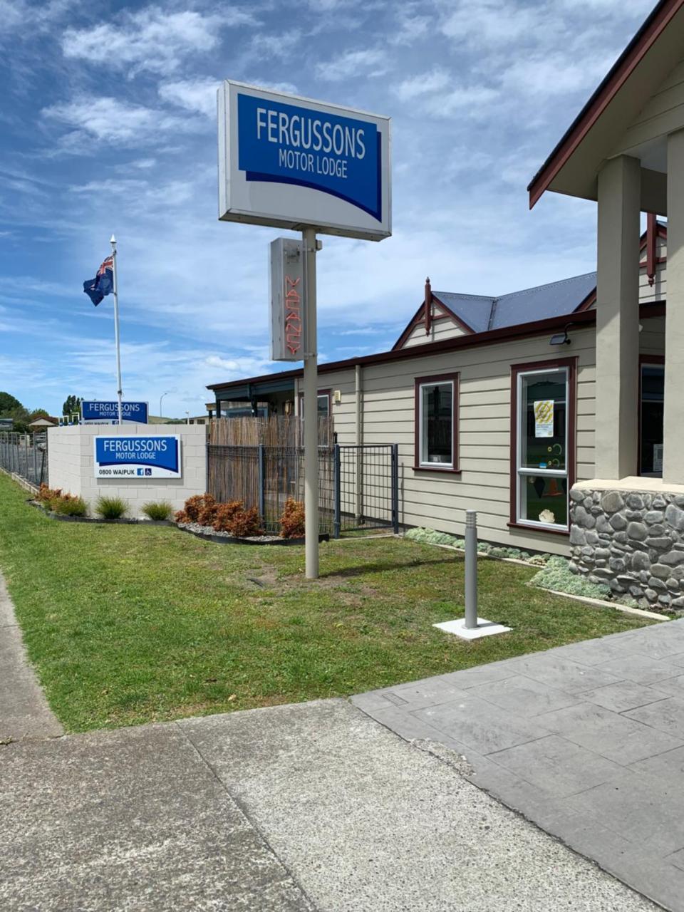Fergusson's Motor Lodge — 4-Star Luxury Hotel in Napier, New Zealand