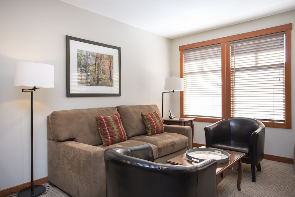 2403 Two Bedroom Deluxe Eagle Springs East 2 Condo By Redawning 19639687 — Mount Carmel