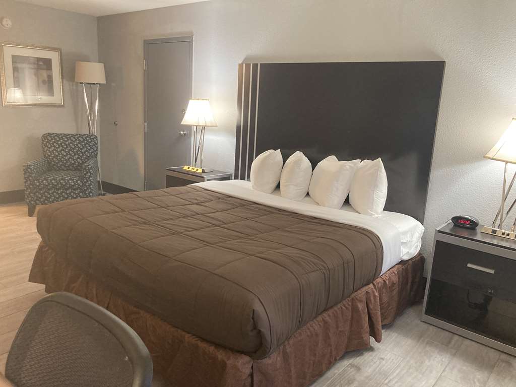 Best Western Plus Reading Inn & Suites - photo 58