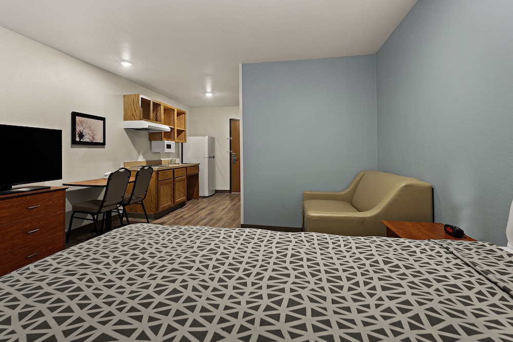 WoodSpring Suites Lexington - photo 15