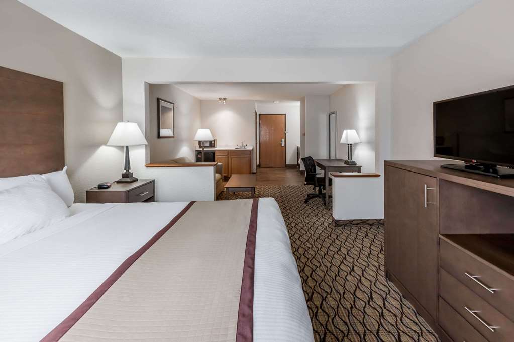 Baymont by Wyndham Auburn - photo 13
