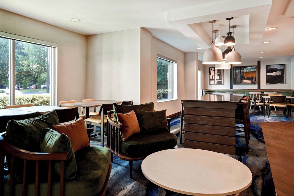 Fairfield Inn & Suites by Marriott Atlanta Kennesaw - photo 2