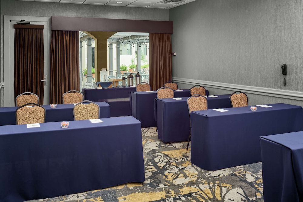 DoubleTree by Hilton San Antonio Downtown - photo 24
