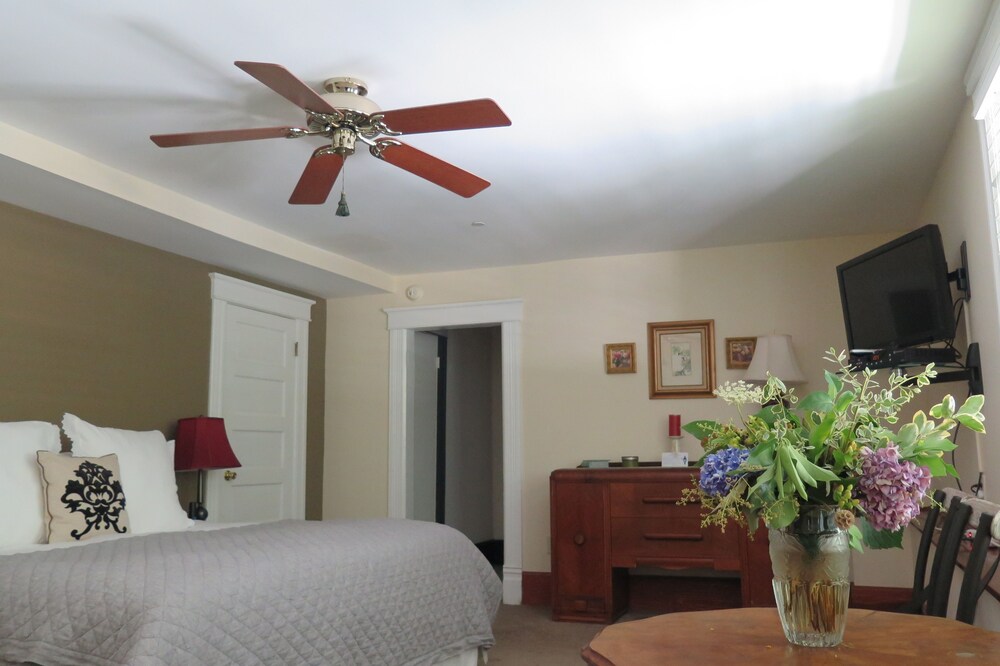 Calderwood Inn - photo 7