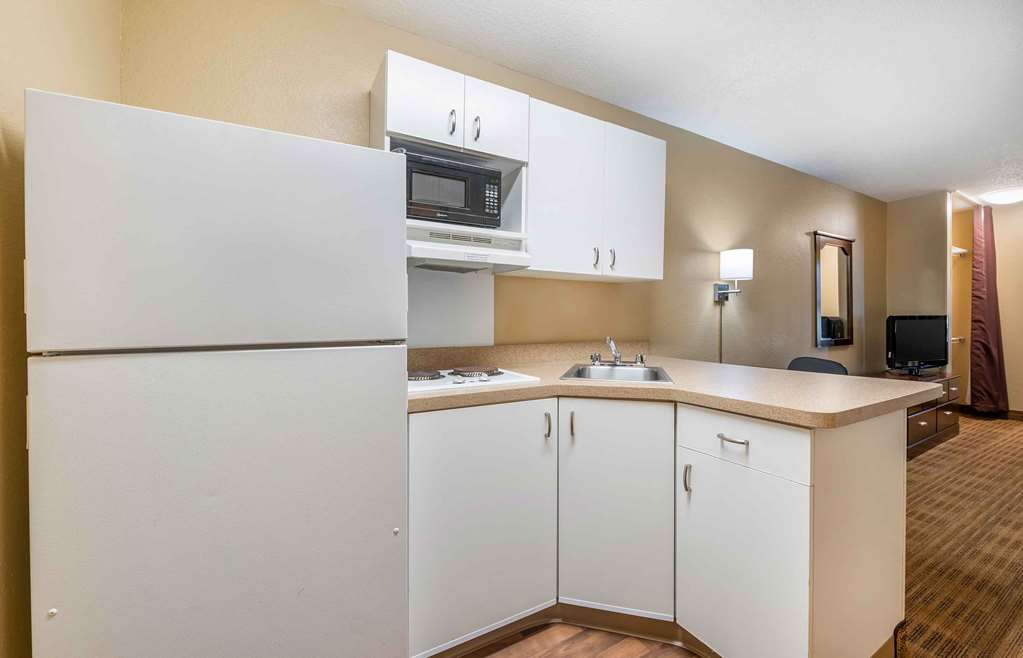 Extended Stay America Suites Indianapolis Airport - photo 24