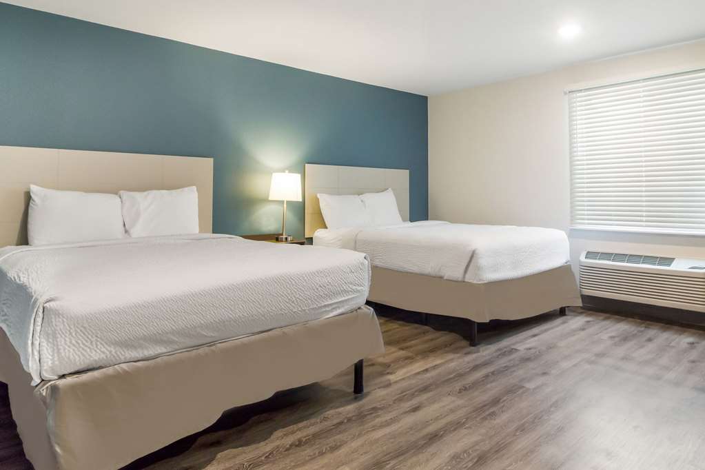 WoodSpring Suites Lake Jackson - photo 14