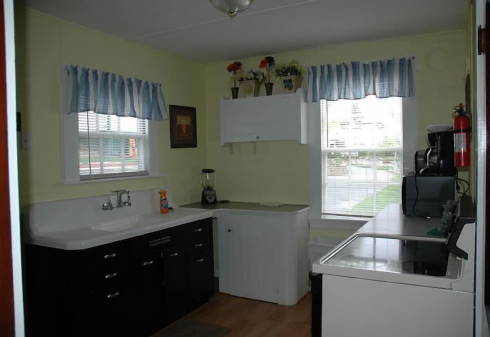 Channel Watefront Cottages - photo 35