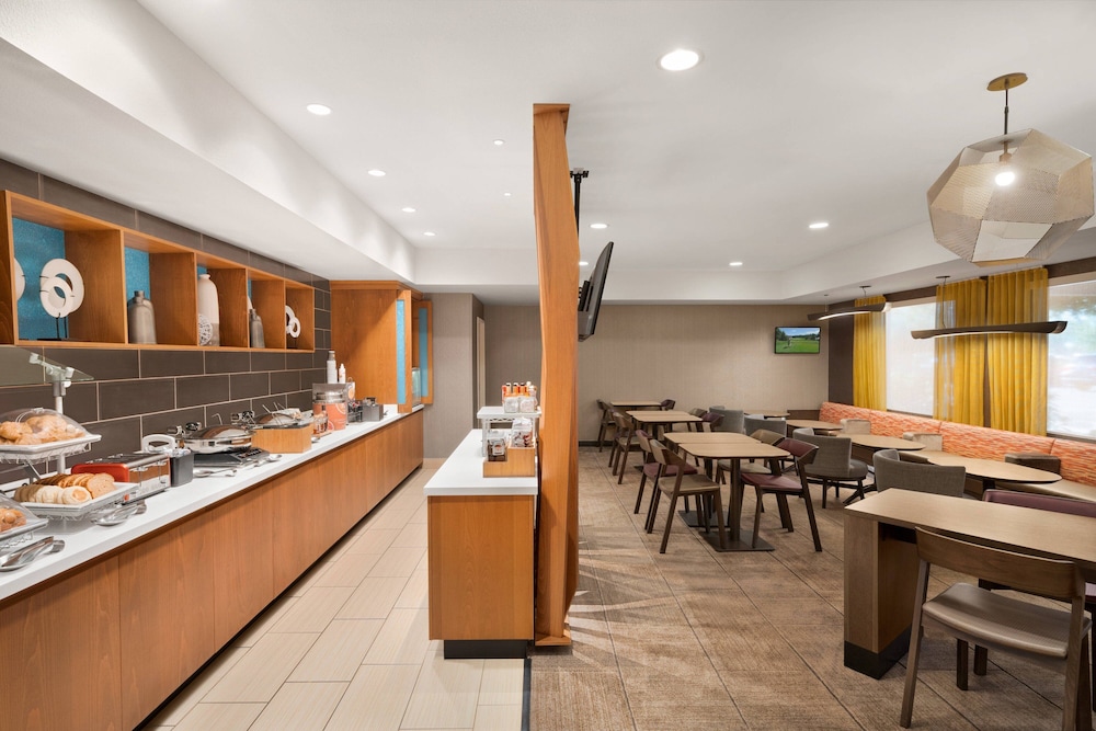 SpringHill Suites Phoenix Chandler Fashion Center - photo 20