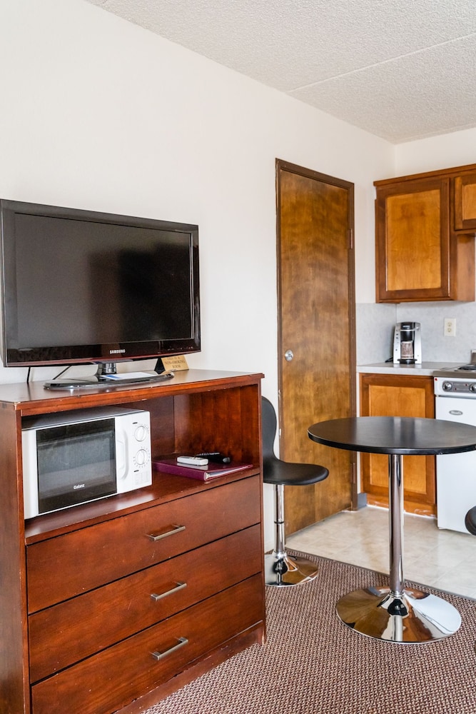 M&M Motel - photo 24