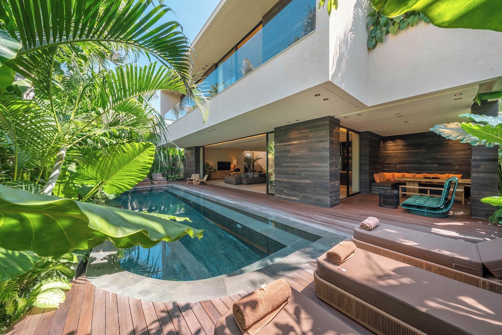 Villa Fiji by Villa Finder — 4-Star Luxury Hotel in Canggu, Indonesia