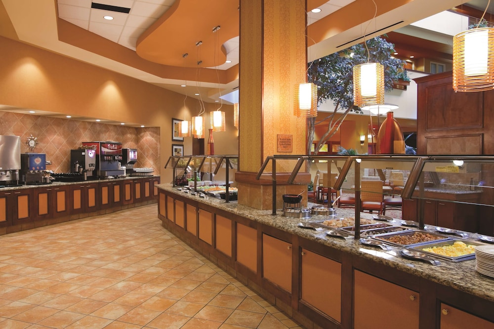 Embassy Suites by Hilton E Peoria Riverfront Conf Center - photo 33