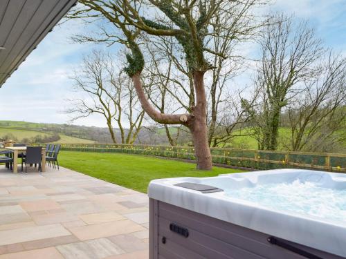 Cwm Hyfryd - carbon neutral hotel in Llanboidy