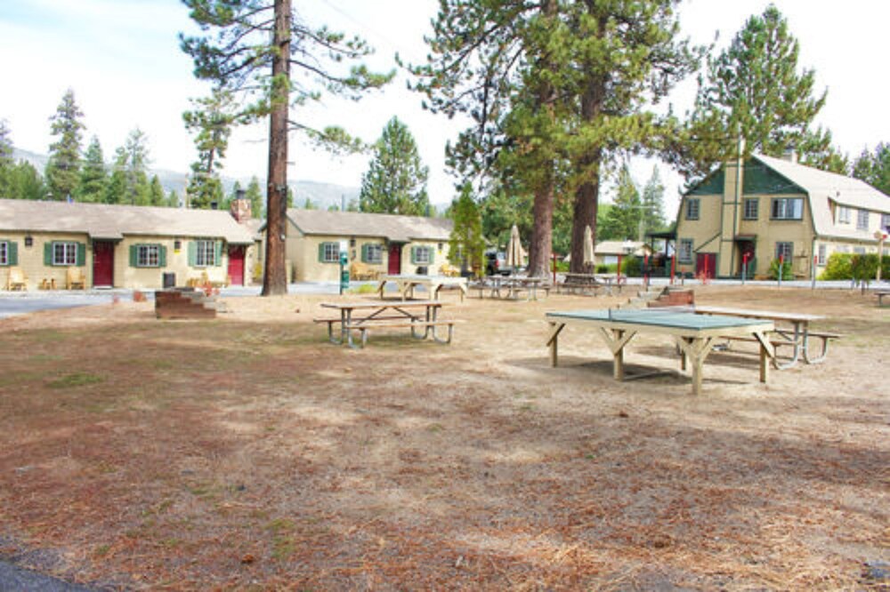 Sessions Retreat & Hotel - photo 32