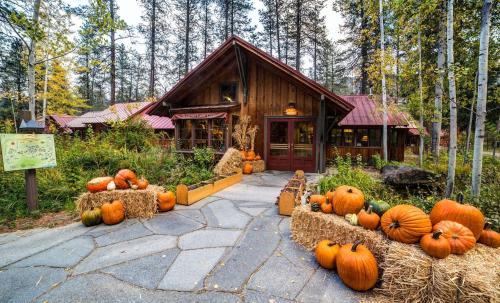 Sleeping Lady Mountain Resort Spa — Leavenworth