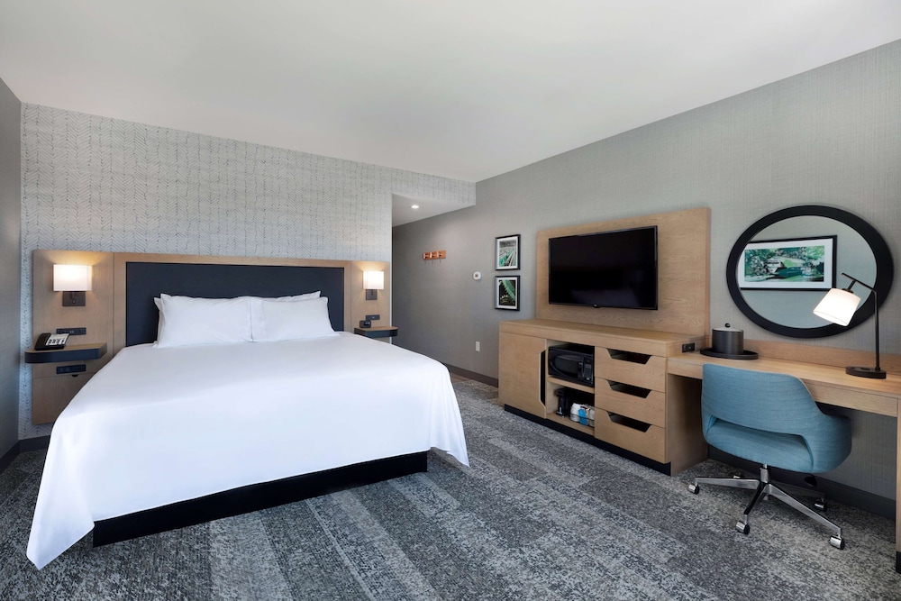 Hampton Inn & Suites Watertown Boston - photo 9