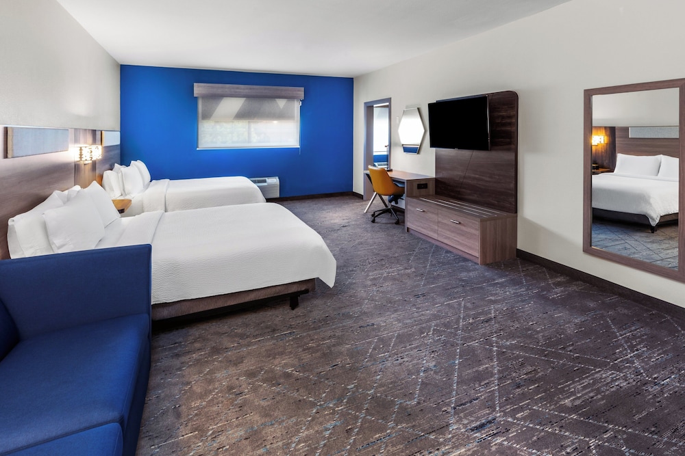 Holiday Inn Express and Suites Henderson by IHG - photo 24