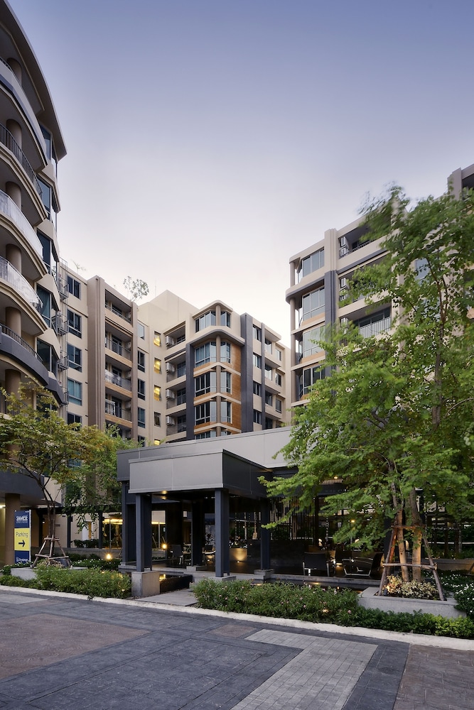 Siamese Nanglinchee Residence