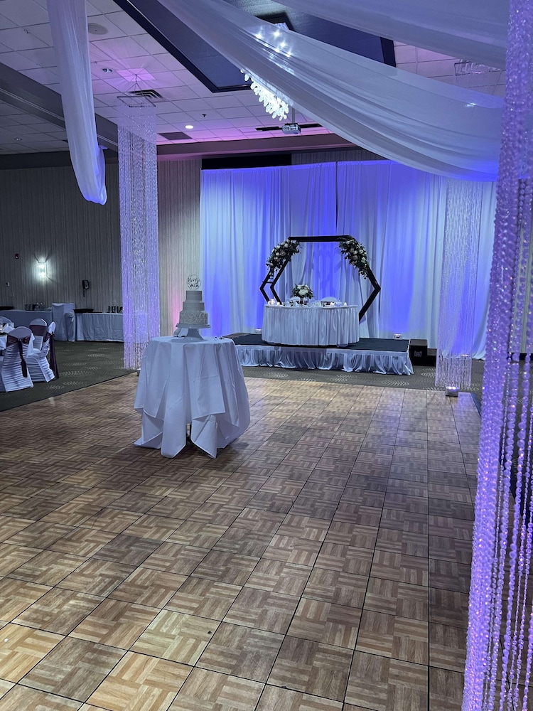 DoubleTree by Hilton Hotel Bloomington - photo 82