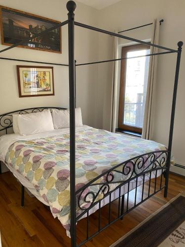 Historic 1869 Brownstone 15 min to NYC downtown — 4-Star Luxury Hotel in Jersey City, United States