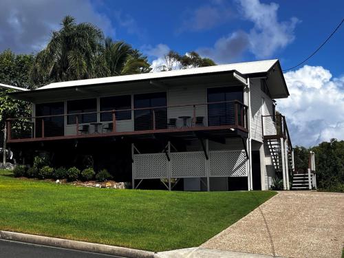 76 Cooloola Drive Rainbow Beach Aircon Wifi Ocean Views — Rainbow Beach