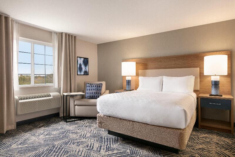 Candlewood Suites Springfield North - photo 40